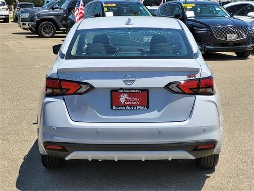 2025 Nissan Versa 1.6 SR