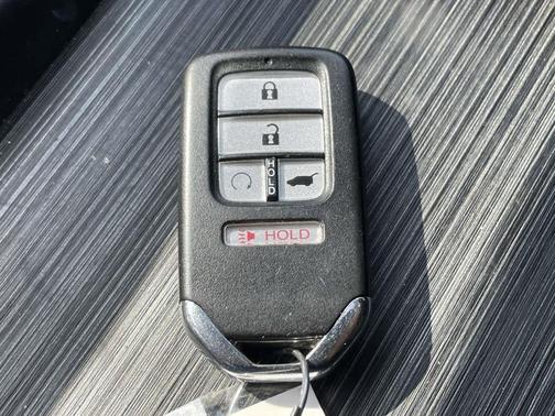 White Diamond Pearl 2019 Honda Pilot EX-L