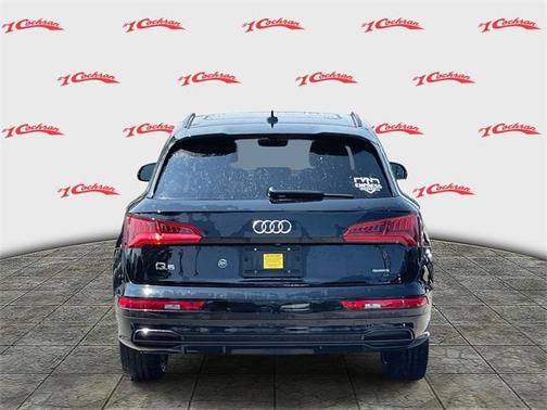 2020 Audi Q5 45 Titanium Premium