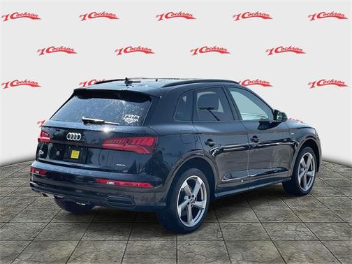2020 Audi Q5 45 Titanium Premium
