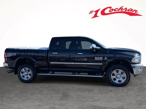 2017 RAM 2500 Laramie Crew Cab 4x4 6'4' Box