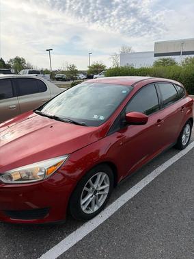 Hot Pepper Red Metallic Tinted Clearcoat 2018 Ford Focus SE