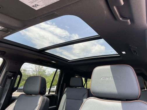 Sterling Metallic 2025 GMC Yukon XL 4WD AT4