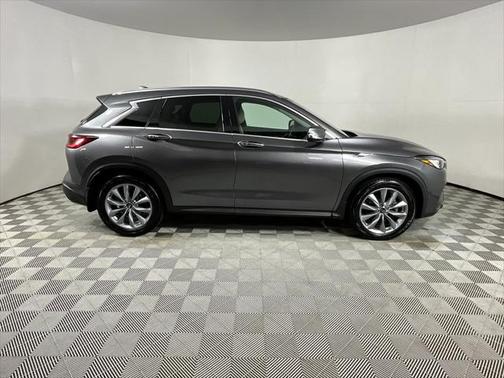 2022 INFINITI QX50 LUXE AWD