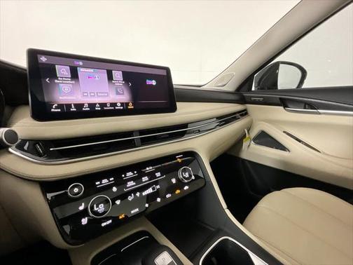 2025 INFINITI QX60 SENSORY
