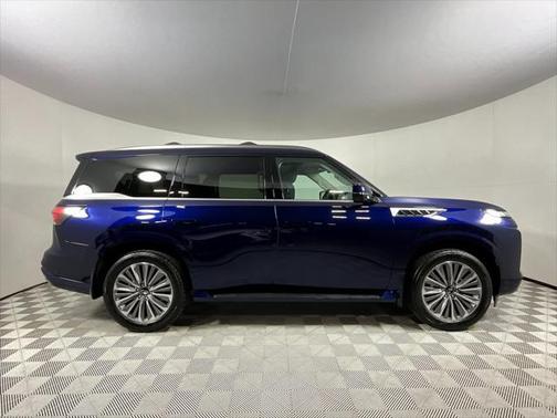 2025 INFINITI QX80 Luxe
