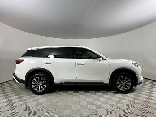 2025 INFINITI QX60 Pure