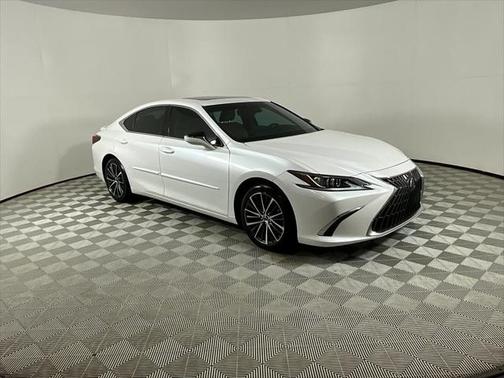 2023 Lexus ES 300h Base
