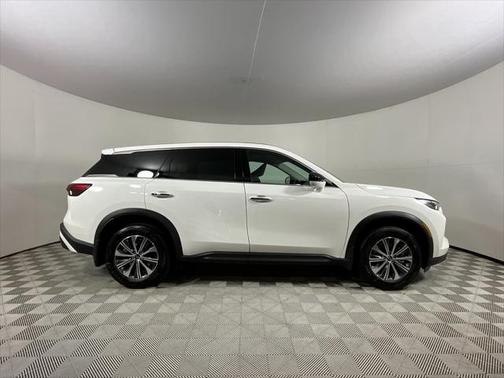 2025 INFINITI QX60 Pure