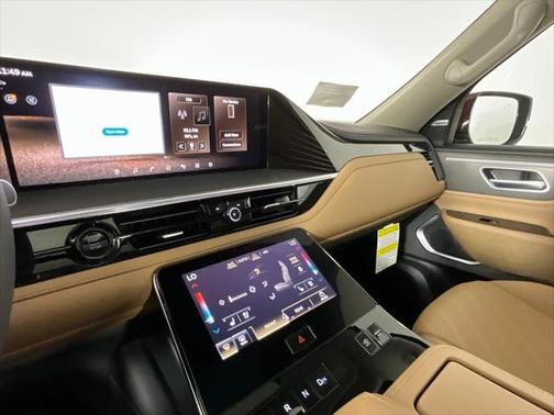 2025 INFINITI QX80 Luxe