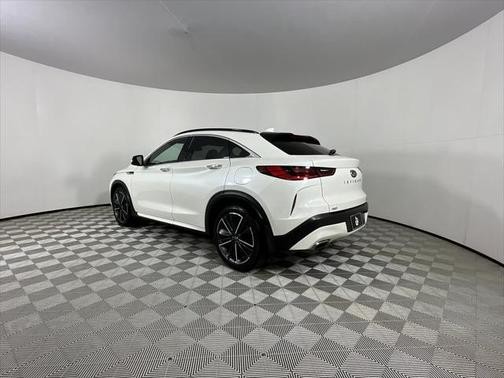 2023 INFINITI QX55 LUXE