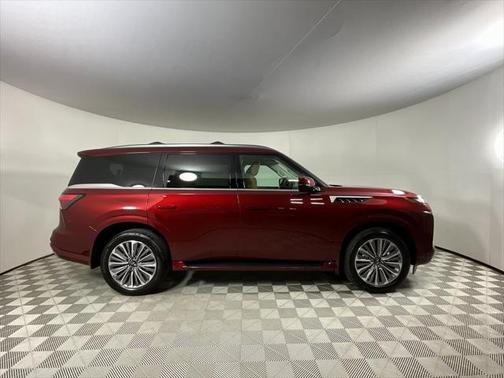 2025 INFINITI QX80 Luxe