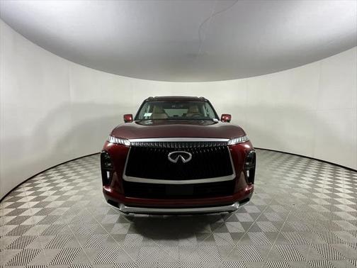2025 INFINITI QX80 Luxe