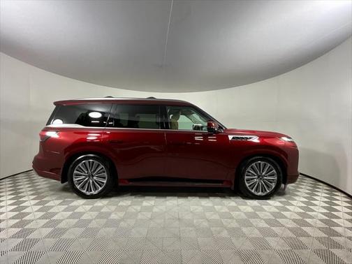 2025 INFINITI QX80 Luxe