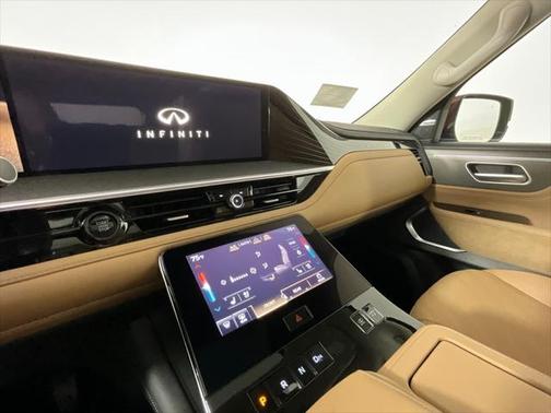2025 INFINITI QX80 Luxe