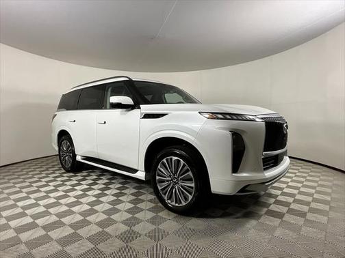 2025 INFINITI QX80 Luxe