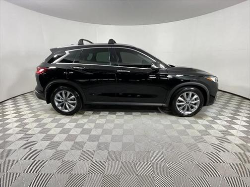 2022 INFINITI QX50 LUXE