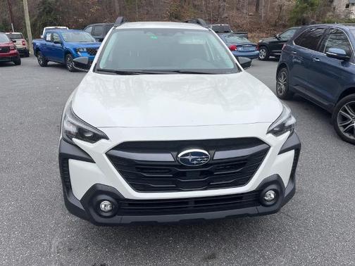 Crystal White Pearl 2024 Subaru Outback PREMIUM