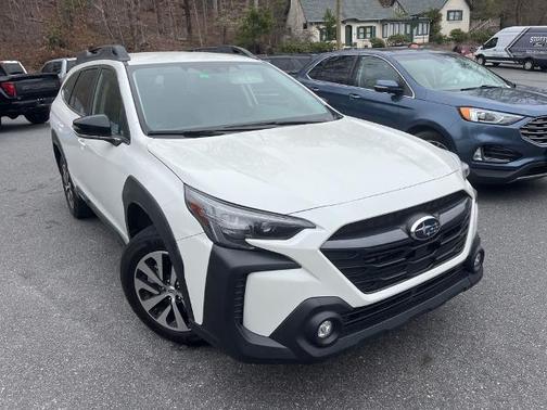 Crystal White Pearl 2024 Subaru Outback PREMIUM