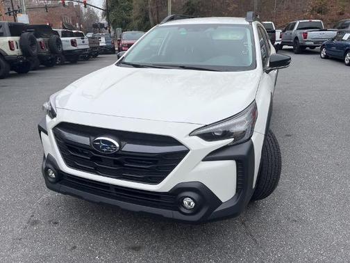 Crystal White Pearl 2024 Subaru Outback PREMIUM