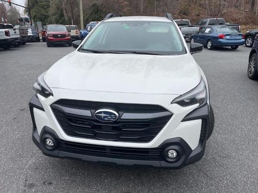 Crystal White Pearl 2024 Subaru Outback PREMIUM