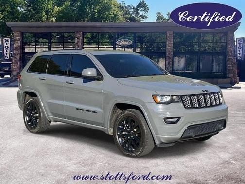 Sting Gray Clearcoat 2020 Jeep Grand Cherokee LAREDO