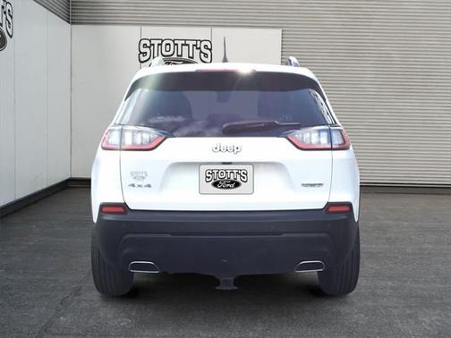2022 Jeep Cherokee LATITUDE LUX