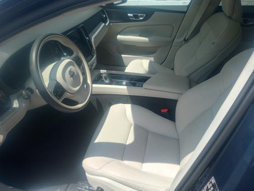 2024 Volvo V60 Cross Country B5 Plus