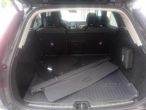 2023 Volvo XC60 Plus