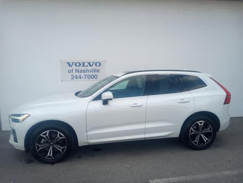 2022 Volvo XC60 B5 AWD Momentum