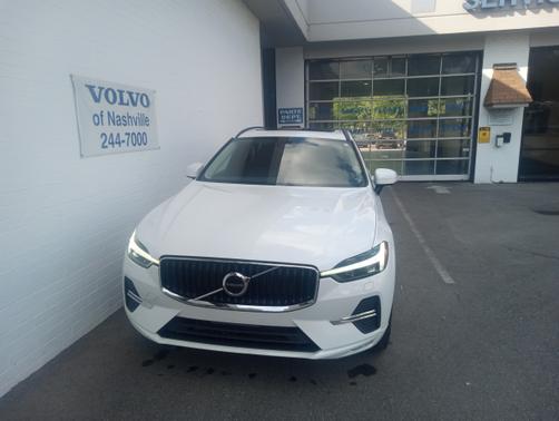 2022 Volvo XC60 B5 AWD Momentum