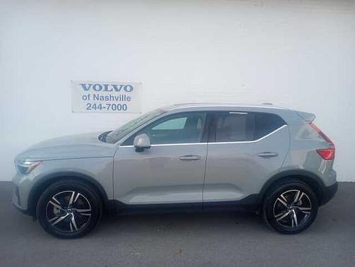 2025 Volvo XC40 Core