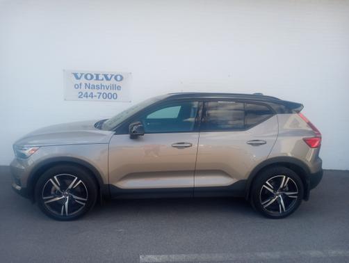 2022 Volvo XC40 T5 AWD R-Design