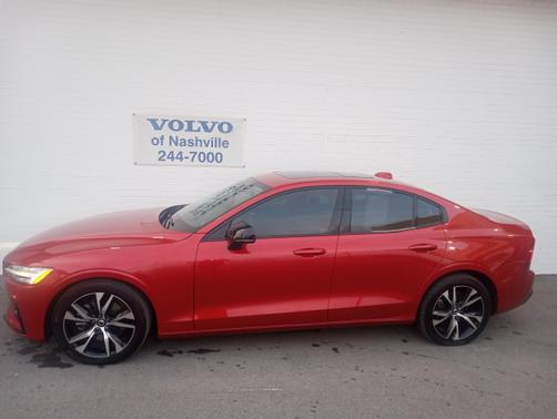 2024 Volvo S60 B5 Plus Dark