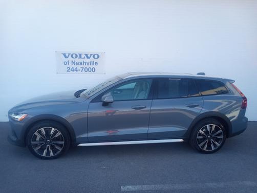 2024 Volvo V60 Cross Country B5 Ultimate