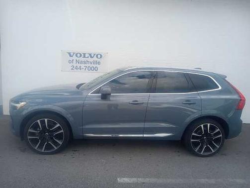 2023 Volvo XC60 B5 FWD Ultimate Bright
