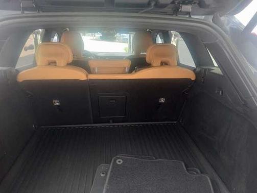 2023 Volvo XC60 B5 FWD Ultimate Bright