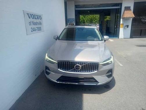 2023 Volvo XC60 B5 FWD Ultimate Bright