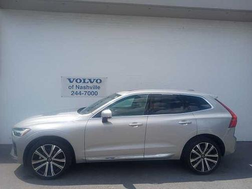2023 Volvo XC60 B5 FWD Ultimate Bright