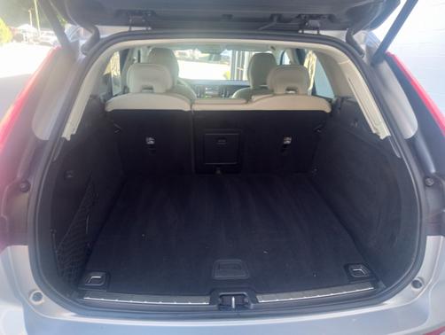 2023 Volvo XC60 Recharge Plug-In Hybrid Plus Bright