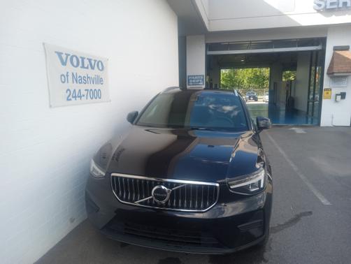 2025 Volvo XC40 B5 Core Bright Theme