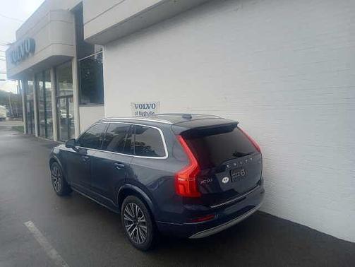 2022 Volvo XC90 T5 FWD Momentum 7 Seater