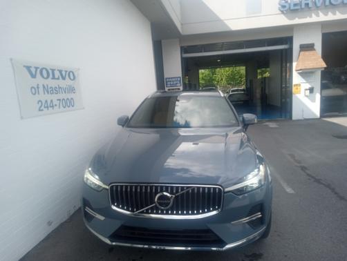 2023 Volvo XC60 B5 FWD Ultimate Bright