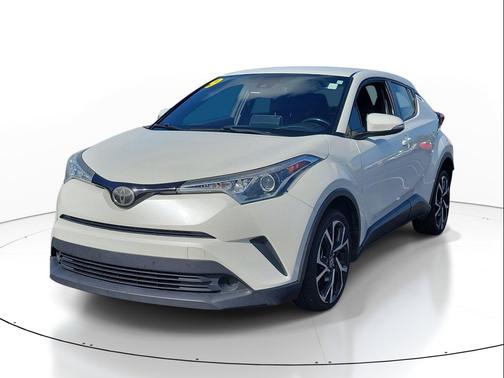 Blizzard Pearl 2019 Toyota C-HR XLE