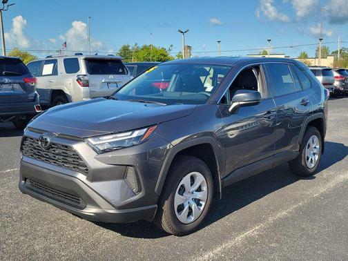 2025 Toyota RAV4 LE