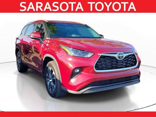 Ruby Flare Pearl 2023 Toyota Highlander XLE
