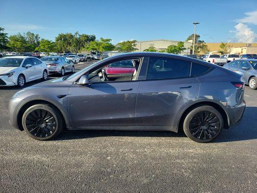 2023 Tesla Model Y Long Range Dual Motor All-Wheel Drive