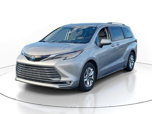 2022 Toyota Sienna Limited