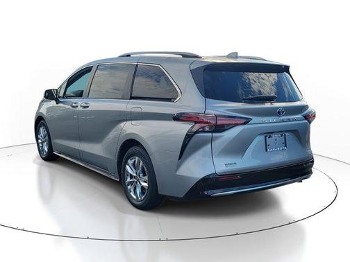 2022 Toyota Sienna Limited