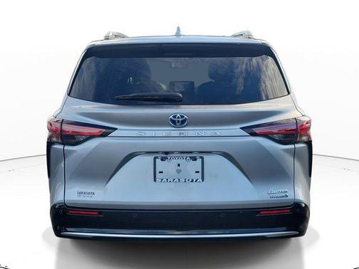 2022 Toyota Sienna Limited